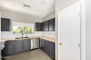 1105 E Parkview Ct, Gilbert, AZ 85295 - Photo 11