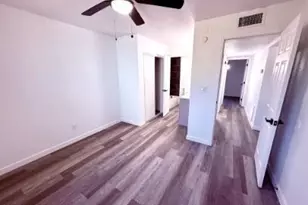 1009 E Chipman Rd, Phoenix, AZ 85040 - Photo 11