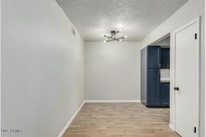 721 E Montebello Avenue #Unit 108, Phoenix, AZ 85014 - Photo 11