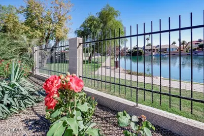 2533 W Laguna Azul Avenue, Mesa, AZ 85202 - Photo 3