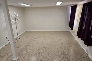 10201 N 99th Ave, Peoria, AZ 85345 - Photo 17