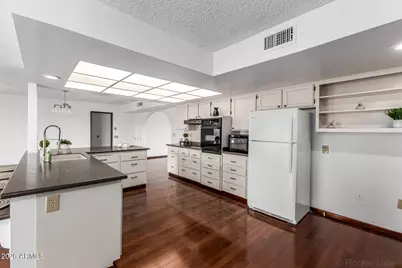 9326 W Willowbrook Drive, Sun City, AZ 85373 - Photo 7
