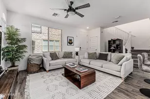 2736 S Cavalier Dr, Gilbert, AZ 85295 - Photo 3