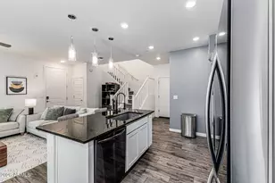 2736 S Cavalier Dr, Gilbert, AZ 85295 - Photo 11