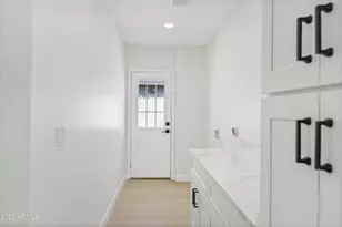 9845 N 15th Ave, Phoenix, AZ 85021 - Photo 19