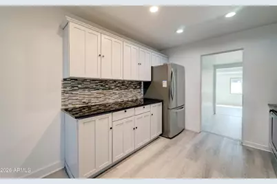 2031 N 28th Place, Phoenix, AZ 85008 - Photo 11