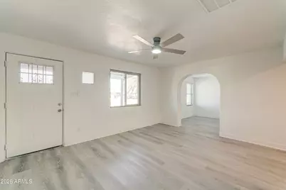 2031 N 28th Place, Phoenix, AZ 85008 - Photo 5