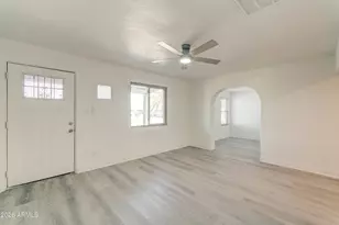 2031 N 28th Pl, Phoenix, AZ 85008 - Photo 5