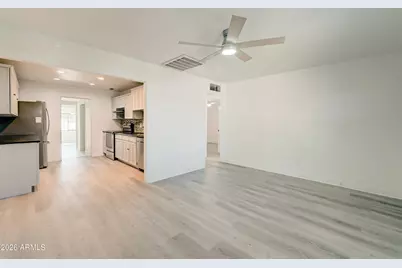 2031 N 28th Place, Phoenix, AZ 85008 - Photo 7