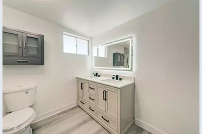 2031 N 28th Place, Phoenix, AZ 85008 - Photo 21