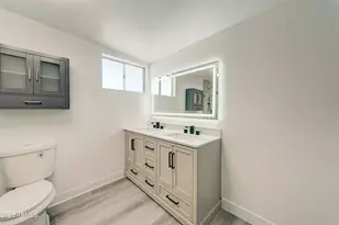 2031 N 28th Pl, Phoenix, AZ 85008 - Photo 21