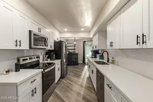 10634 W Hutton Dr, Sun City, AZ 85351 - Photo 9