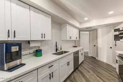 10634 W Hutton Drive, Sun City, AZ 85351 - Photo 11