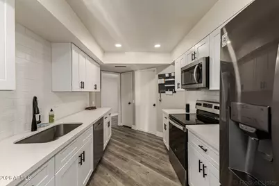 10634 W Hutton Drive, Sun City, AZ 85351 - Photo 11
