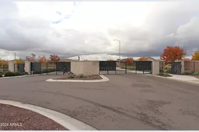 9225 W Willow Bend Lane, Phoenix, AZ 85037 - Photo 43