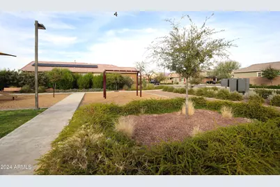 9225 W Willow Bend Lane, Phoenix, AZ 85037 - Photo 37