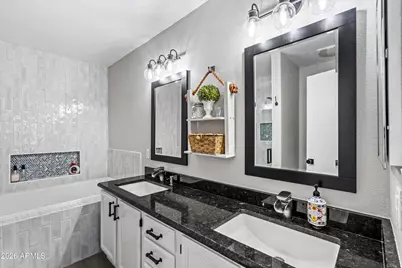 19058 N 23rd Place, Phoenix, AZ 85024 - Photo 9