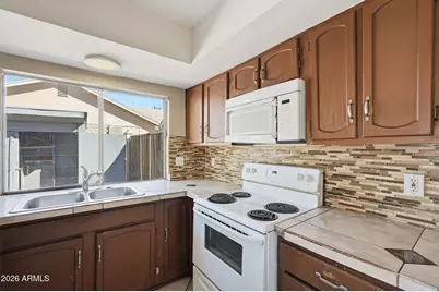 4634 N 77th Drive, Phoenix, AZ 85033 - Photo 11