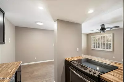 7810 E Keim Drive, Scottsdale, AZ 85250 - Photo 11