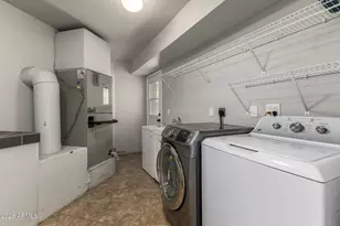 413 E Ellis Dr, Tempe, AZ 85282 - Photo 41