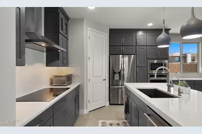 5957 E Salter Drive, Phoenix, AZ 85054 - Photo 11