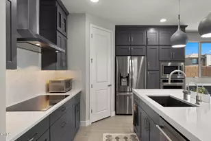 5957 E Salter Dr, Phoenix, AZ 85054 - Photo 11