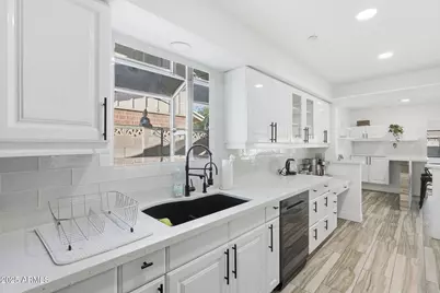 8614 E Jackrabbit Road, Scottsdale, AZ 85250 - Photo 23