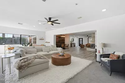 8614 E Jackrabbit Road, Scottsdale, AZ 85250 - Photo 17