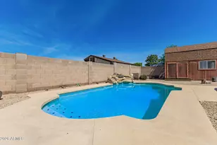 2902 E Claire Dr, Phoenix, AZ 85032 - Photo 33