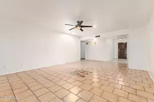 2902 E Claire Dr, Phoenix, AZ 85032 - Photo 9