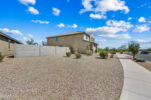 18138 W Robin Ln, Surprise, AZ 85387 - Photo 3