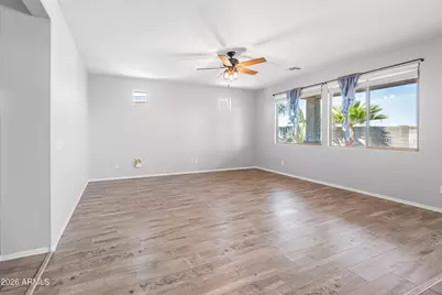 18138 W Robin Lane, Surprise, AZ 85387 - Photo 9