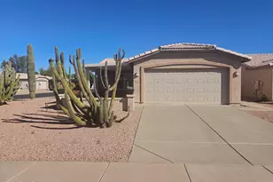 1362 E Cherry Hills Dr, Chandler, AZ 85249 - Photo 1