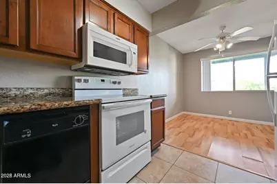 1702 W Tuckey Lane #Unit 212, Phoenix, AZ 85015 - Photo 11