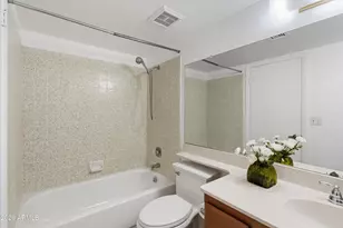 1301 E Canterbury Dr, Phoenix, AZ 85022 - Photo 23