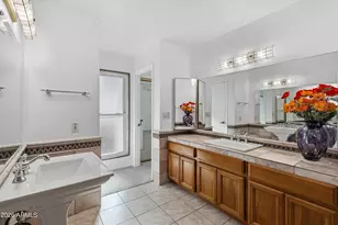 1301 E Canterbury Dr, Phoenix, AZ 85022 - Photo 15