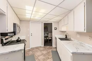 11017 W Topaz Dr, Sun City, AZ 85351 - Photo 7