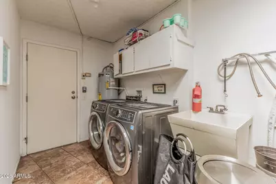 11017 W Topaz Drive, Sun City, AZ 85351 - Photo 15