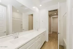 1219 E Glass Ln, Phoenix, AZ 85042 - Photo 15