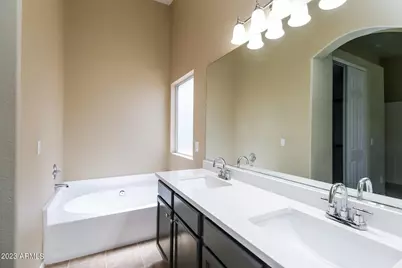 16048 W Desert Bloom Street, Goodyear, AZ 85338 - Photo 9