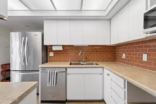 2323 N Central Ave, Phoenix, AZ 85004 - Photo 11