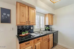 4554 E Paradise Village Pkwy N, Phoenix, AZ 85032 - Photo 9