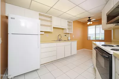 10874 W Coggins Drive, Sun City, AZ 85351 - Photo 13