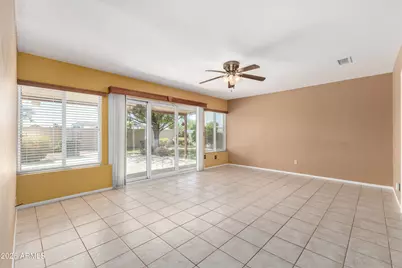 10637 W Caron Drive, Sun City, AZ 85351 - Photo 9