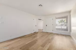 522 W Blackhawk Dr, Phoenix, AZ 85027 - Photo 11