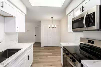 522 W Blackhawk Drive #3, Phoenix, AZ 85027 - Photo 11