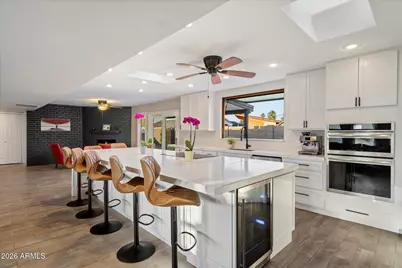 10245 N 34th Place, Phoenix, AZ 85028 - Photo 3