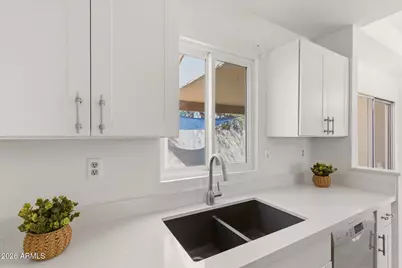 4208 E Carson Road, Phoenix, AZ 85042 - Photo 11