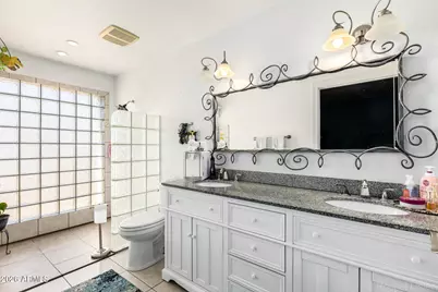 11051 N 44th Court, Phoenix, AZ 85028 - Photo 15