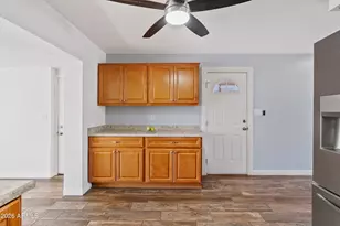 2045 W Corrine Dr, Phoenix, AZ 85029 - Photo 5